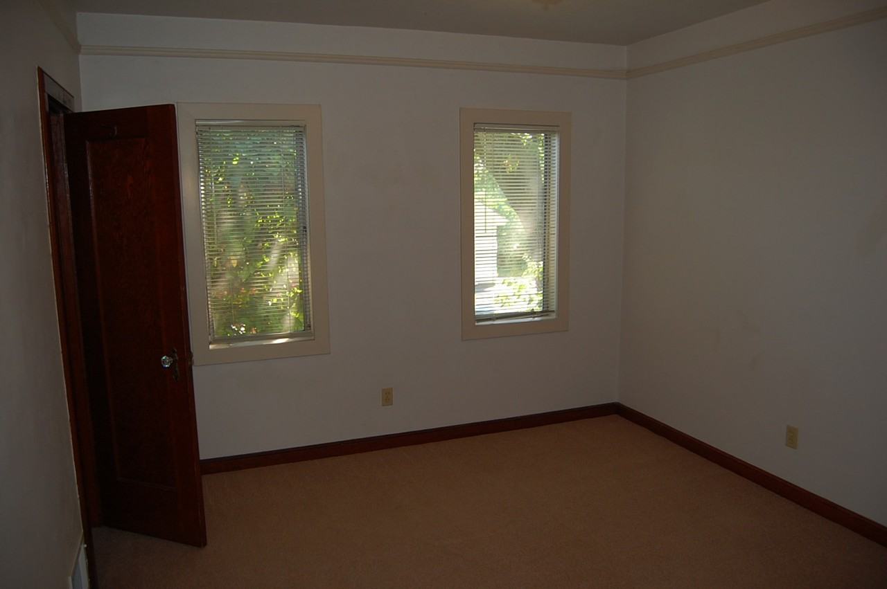 31 Elm St - Photo 4 of 6