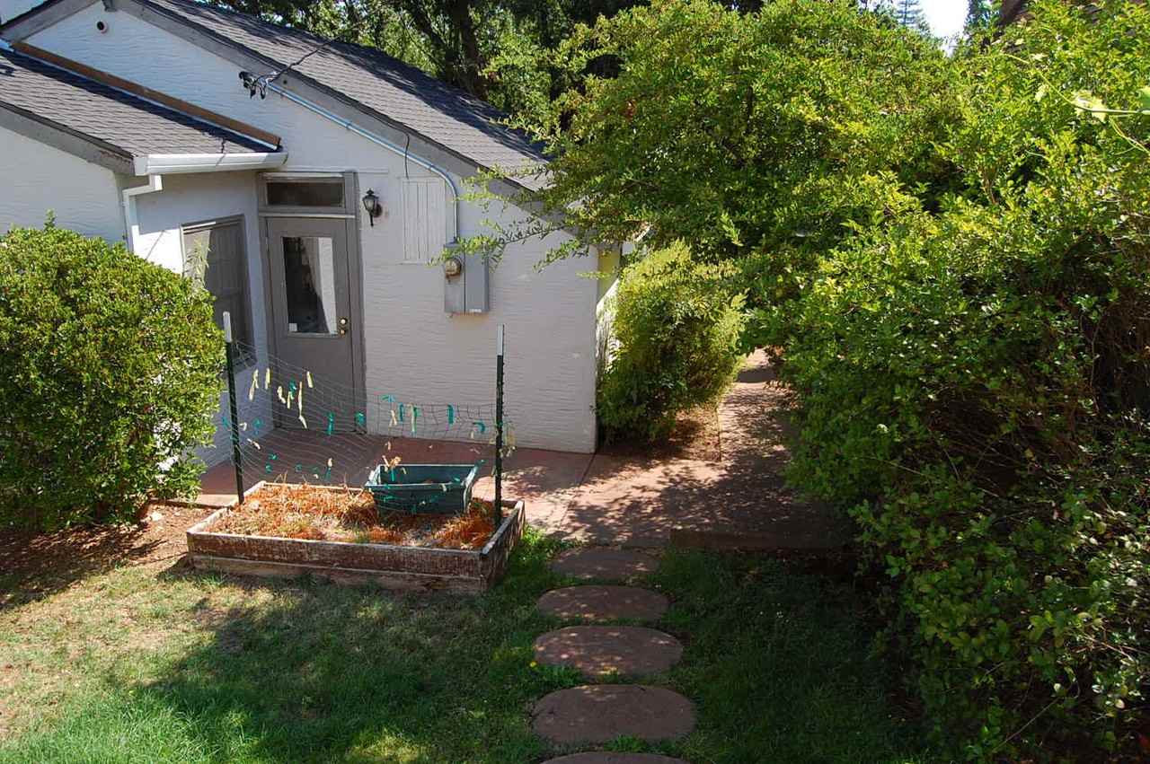 31 Elm St - Photo 6 of 6