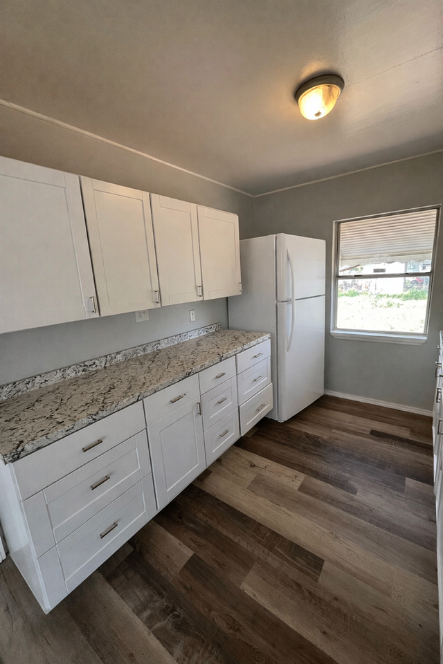 515 Norfolk Cir - Photo 6 of 7