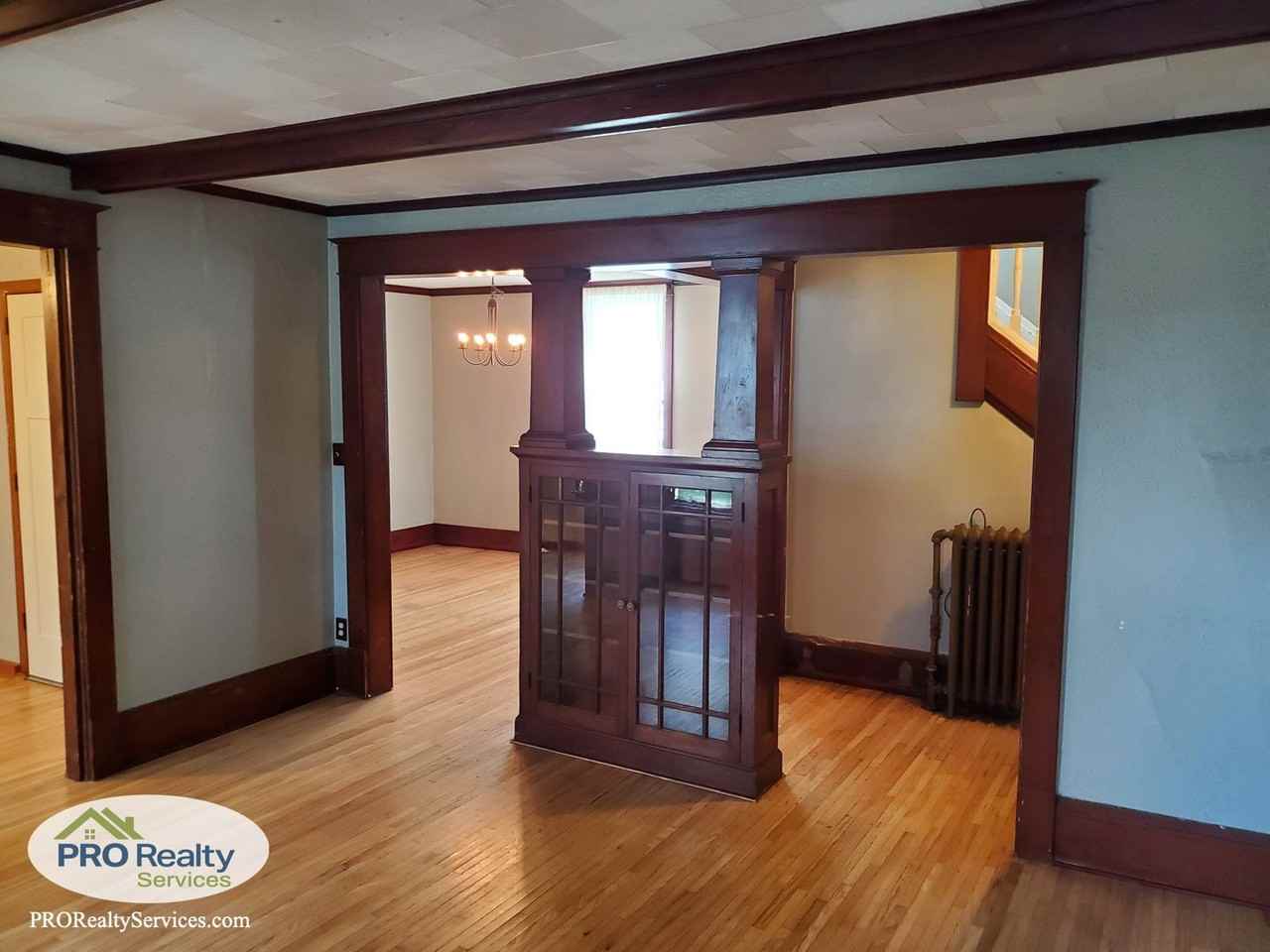 1025 Burgess St - Photo 3 of 26