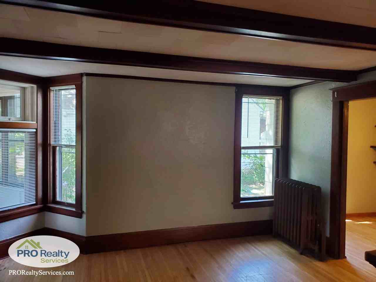 1025 Burgess St - Photo 4 of 26