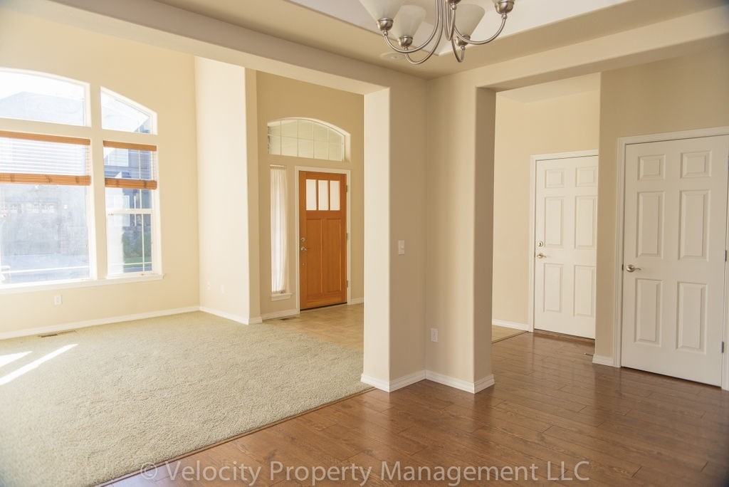 19632 Hollygrape St - Photo 3 of 18