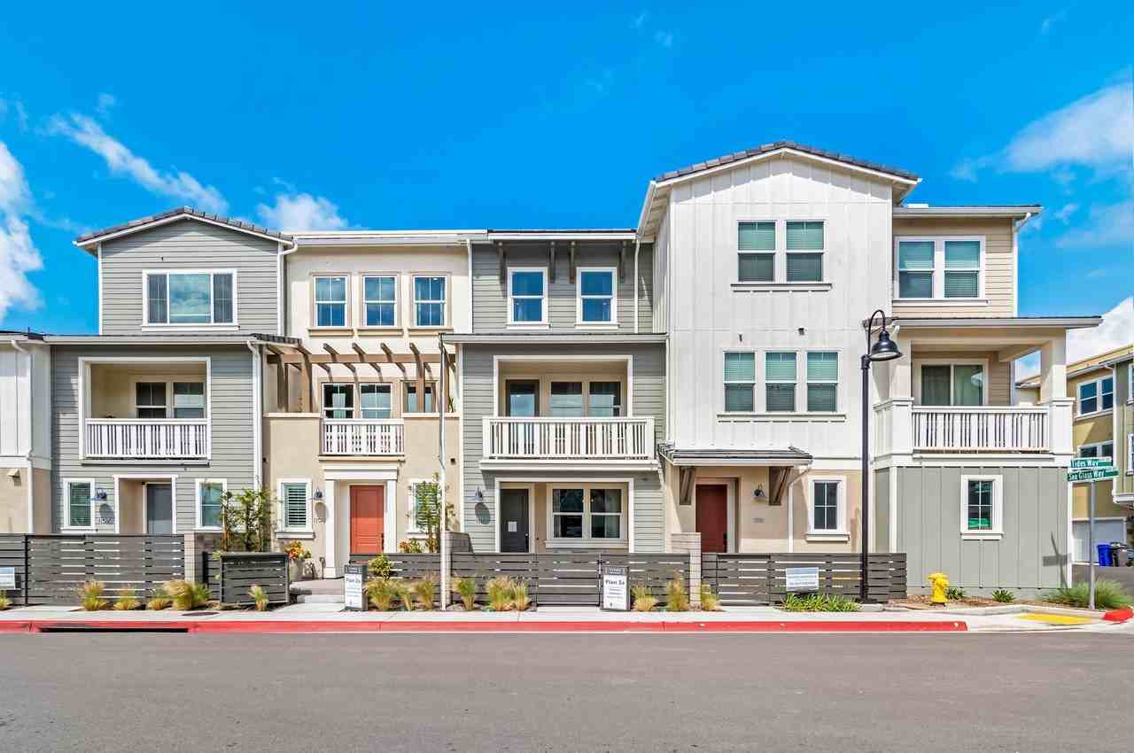 1111 Hibiscus Way - Photo 2 of 34