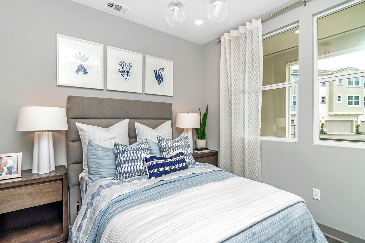 1111 Hibiscus Way - Photo 5 of 34