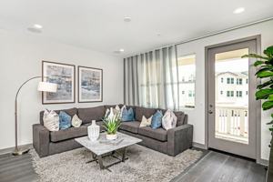 featured image of 1111 Hibiscus Way