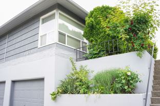 932 Se 50th Ave - Photo 1 of 1