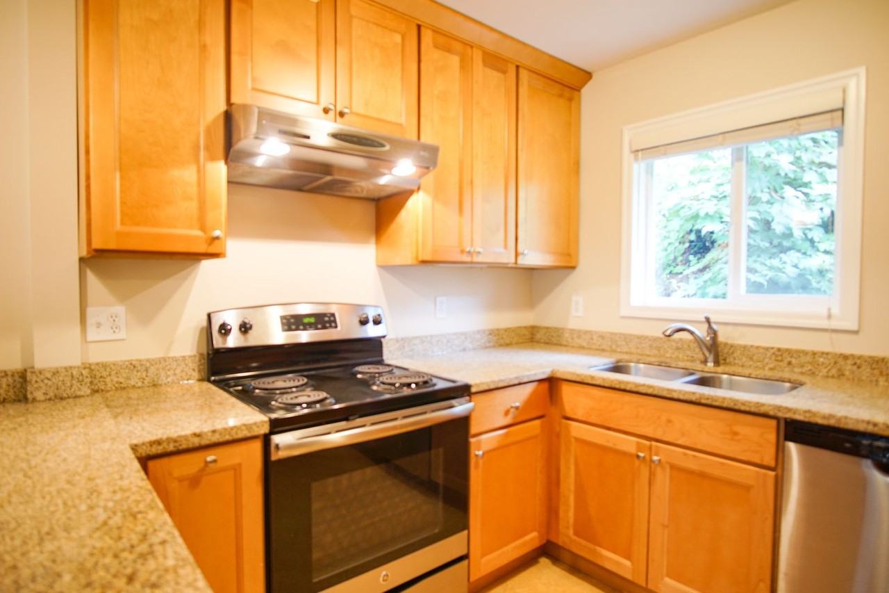 932 Se 50th Ave - Photo 5 of 14