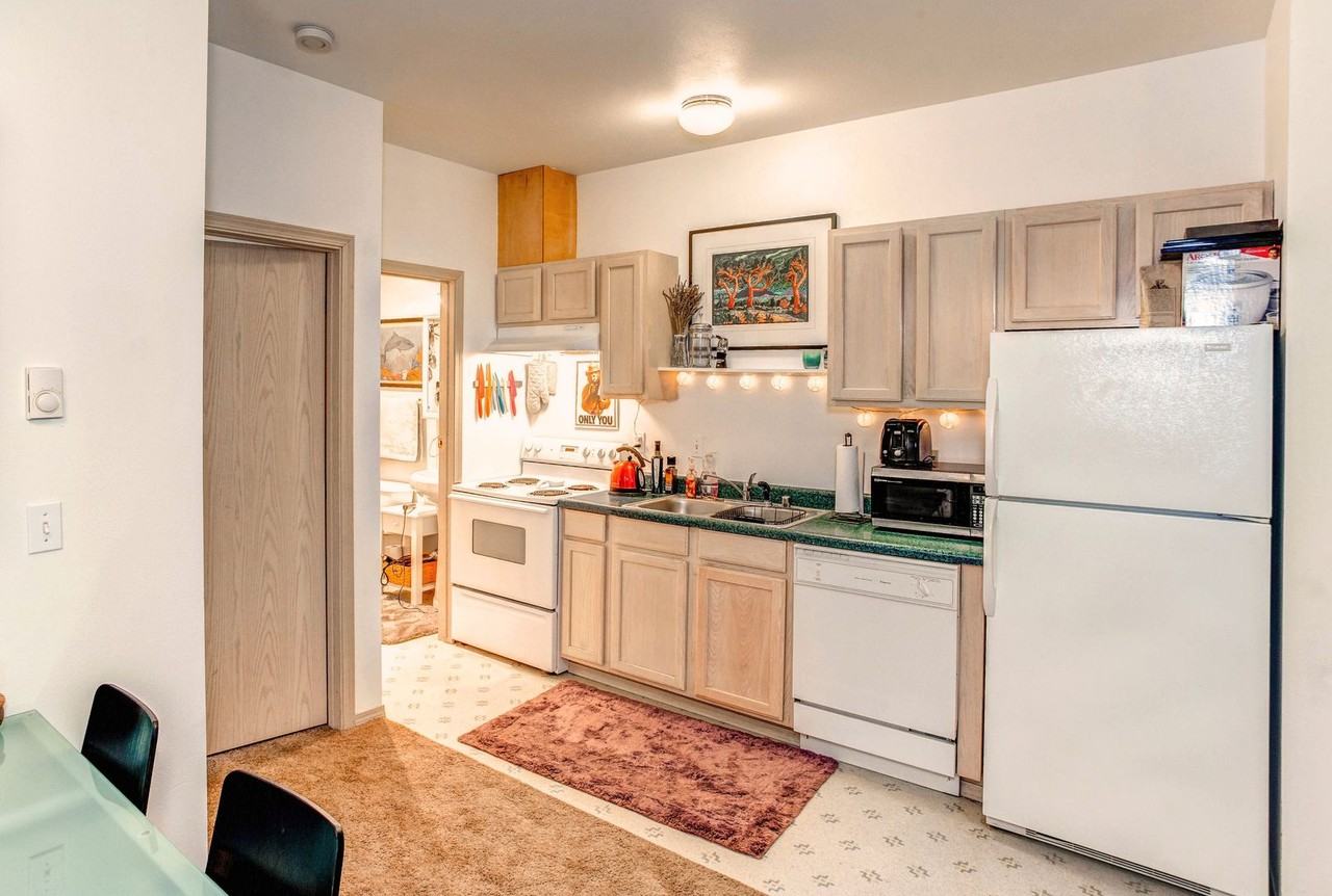 Andrea Ridge - Photo 2 of 31