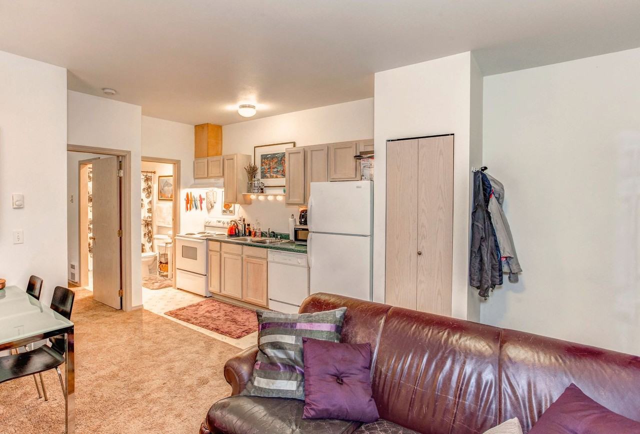 Andrea Ridge - Photo 6 of 31