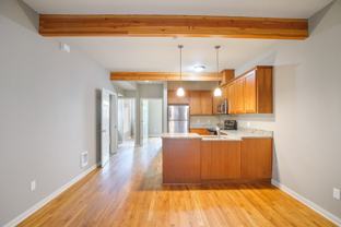 7400 N Greenwich Ave - Photo 1 of 1