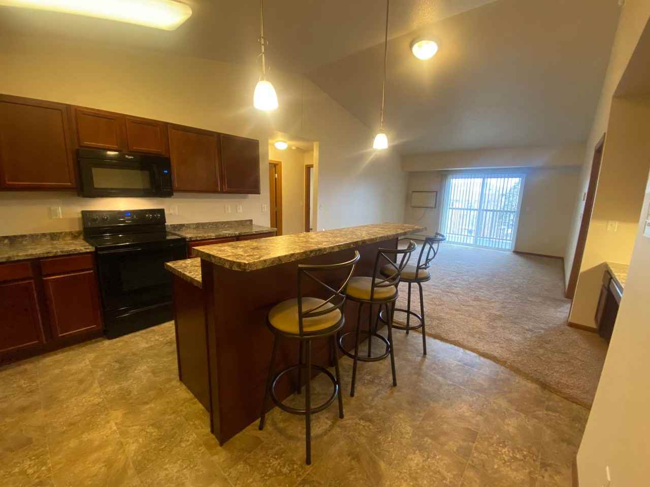 3202 - Photo 2 of 27