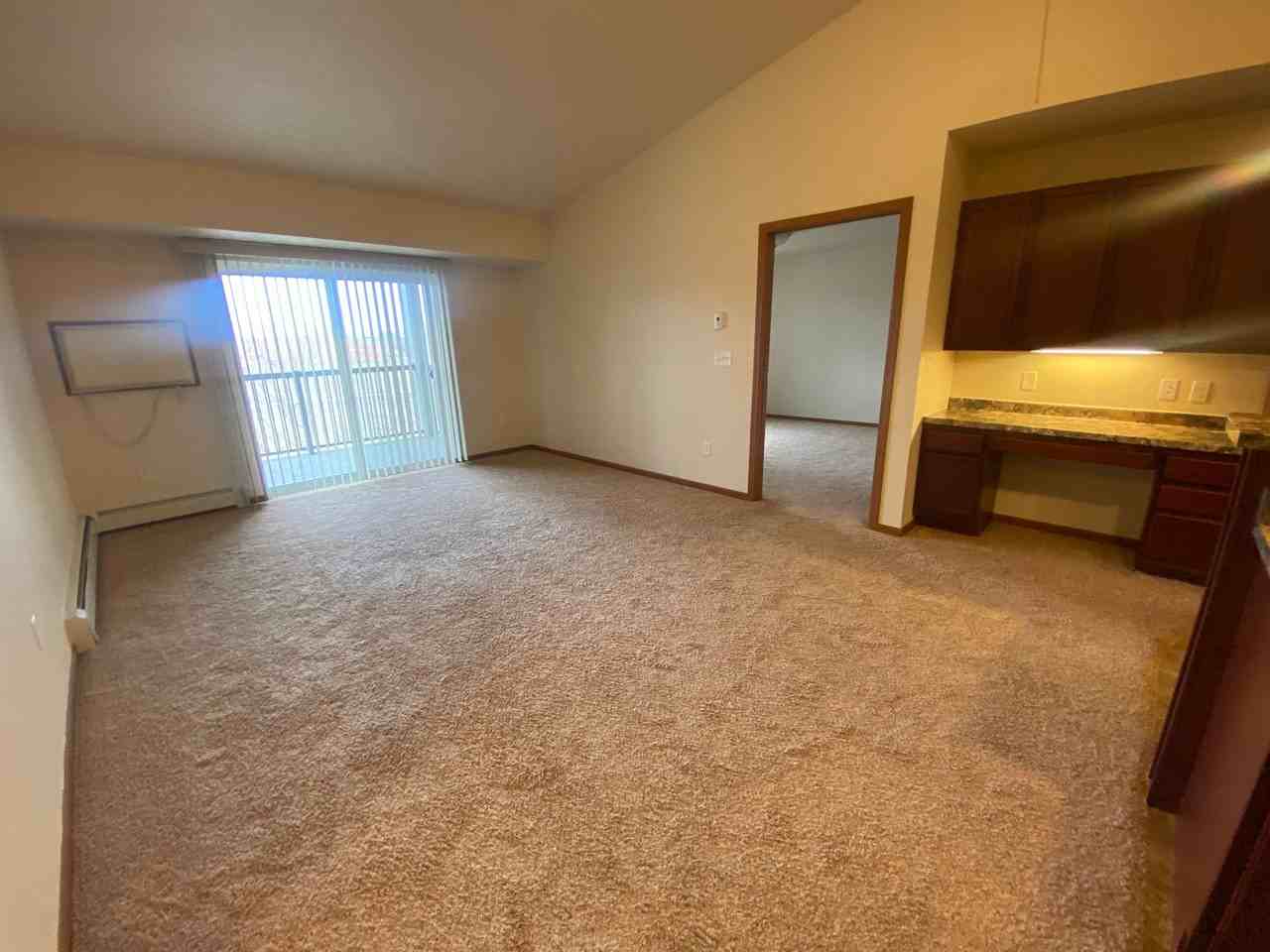 3202 - Photo 5 of 27
