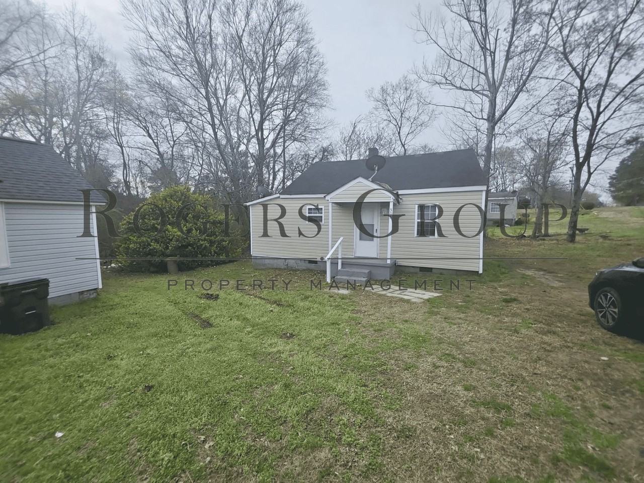 305 Perry St - Photo 3 of 14