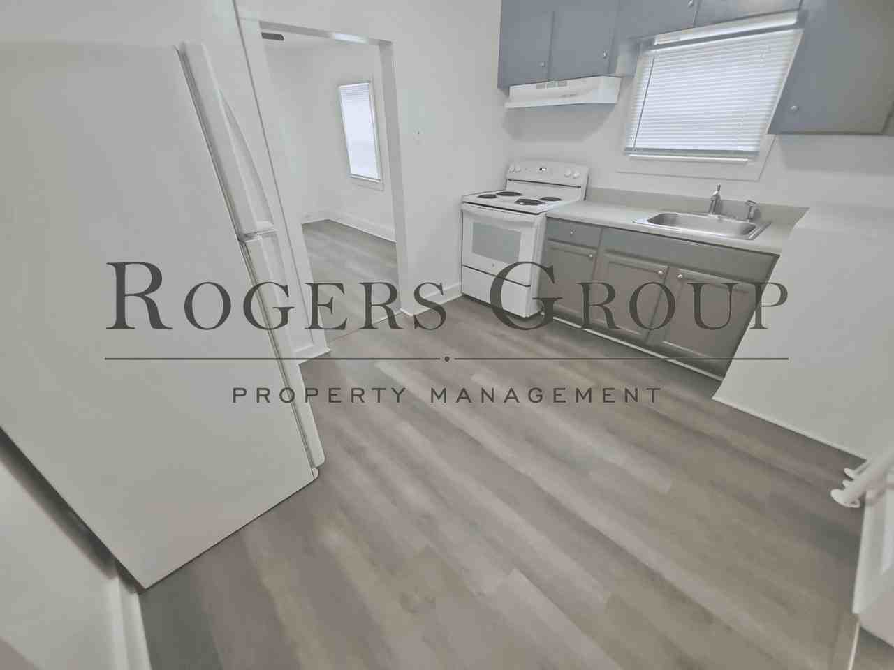 305 Perry St - Photo 5 of 14