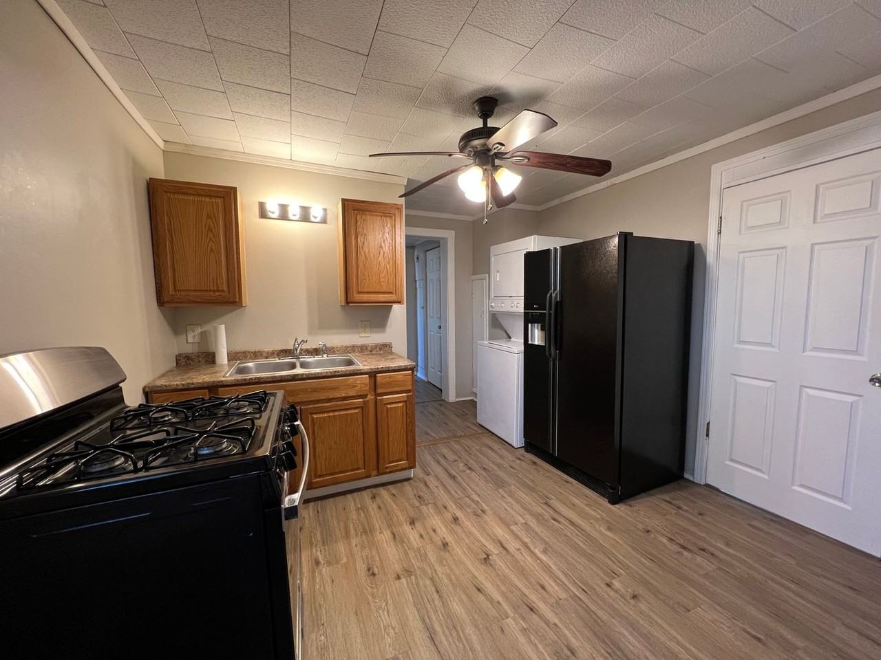 2728 Chestnut St - Photo 4 of 9