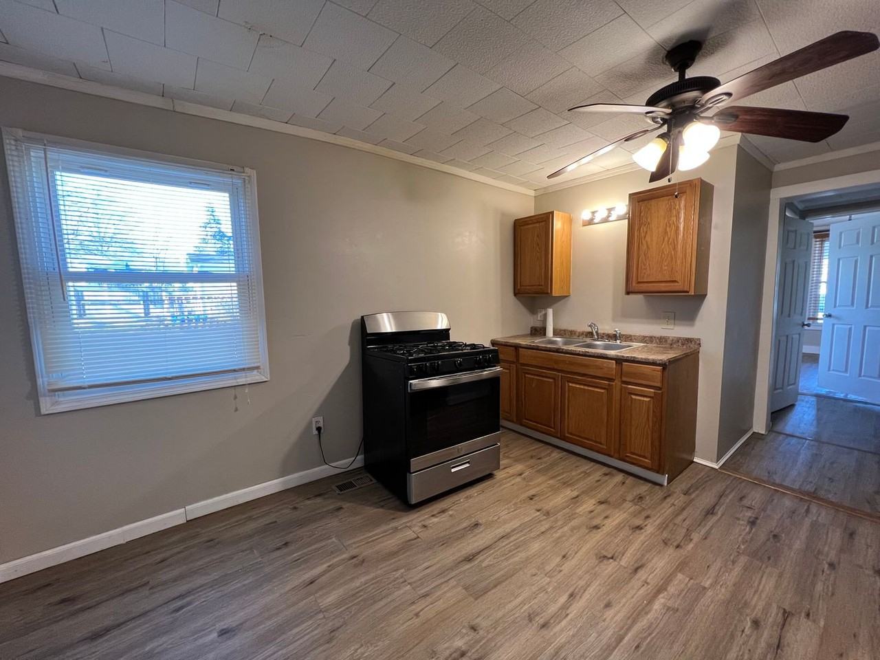 2728 Chestnut St - Photo 5 of 9