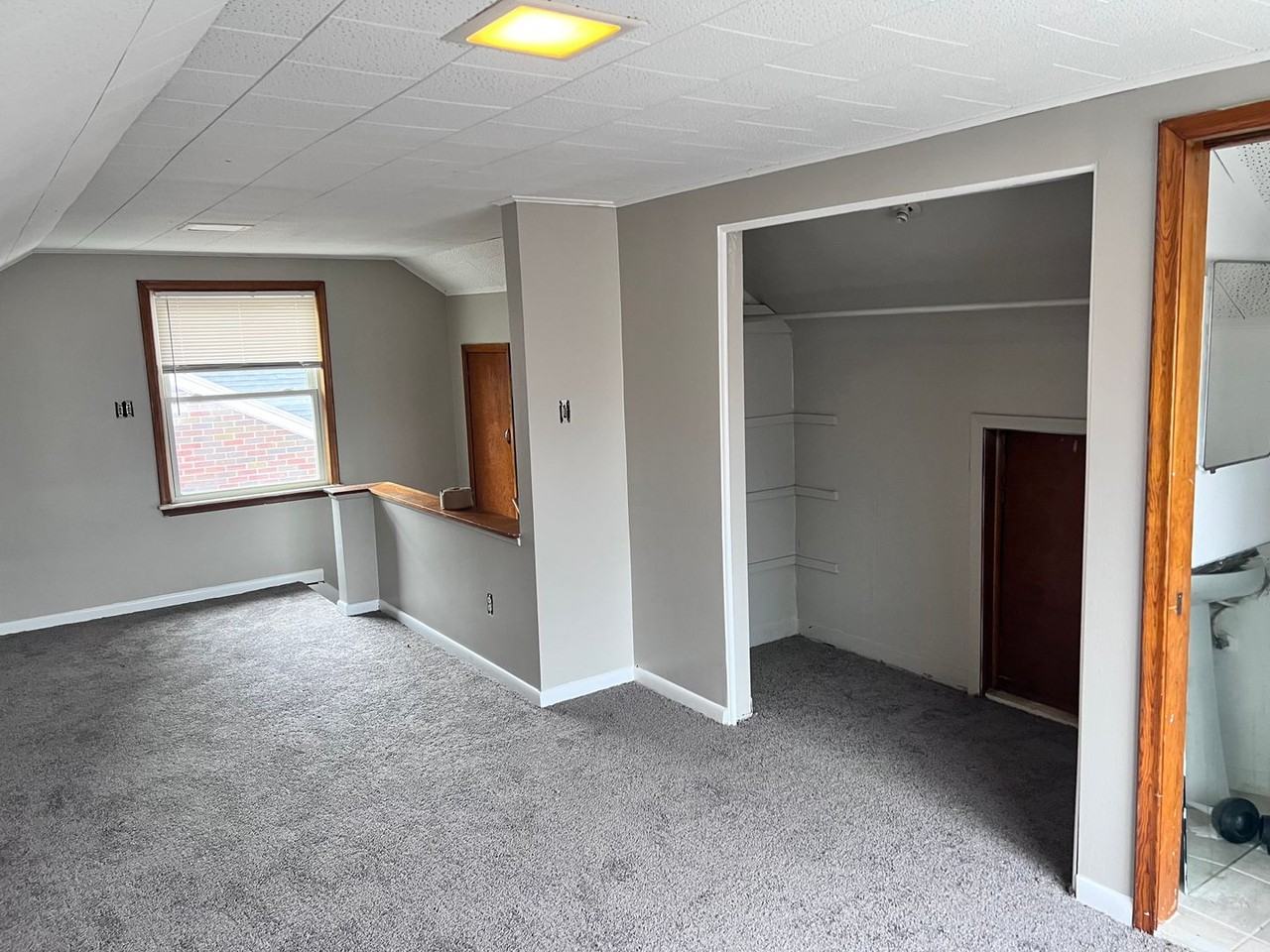 19989 Strathmoor St - Photo 3 of 5