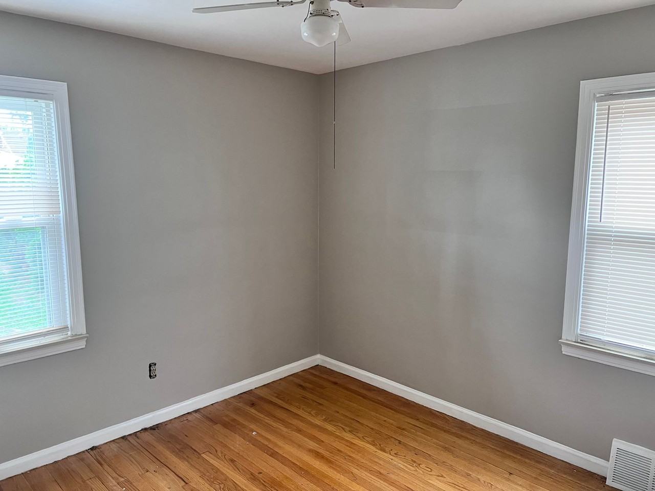 19989 Strathmoor St - Photo 4 of 5