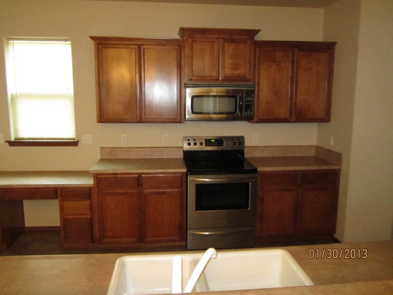 389 Cascade Dr - Photo 3 of 5