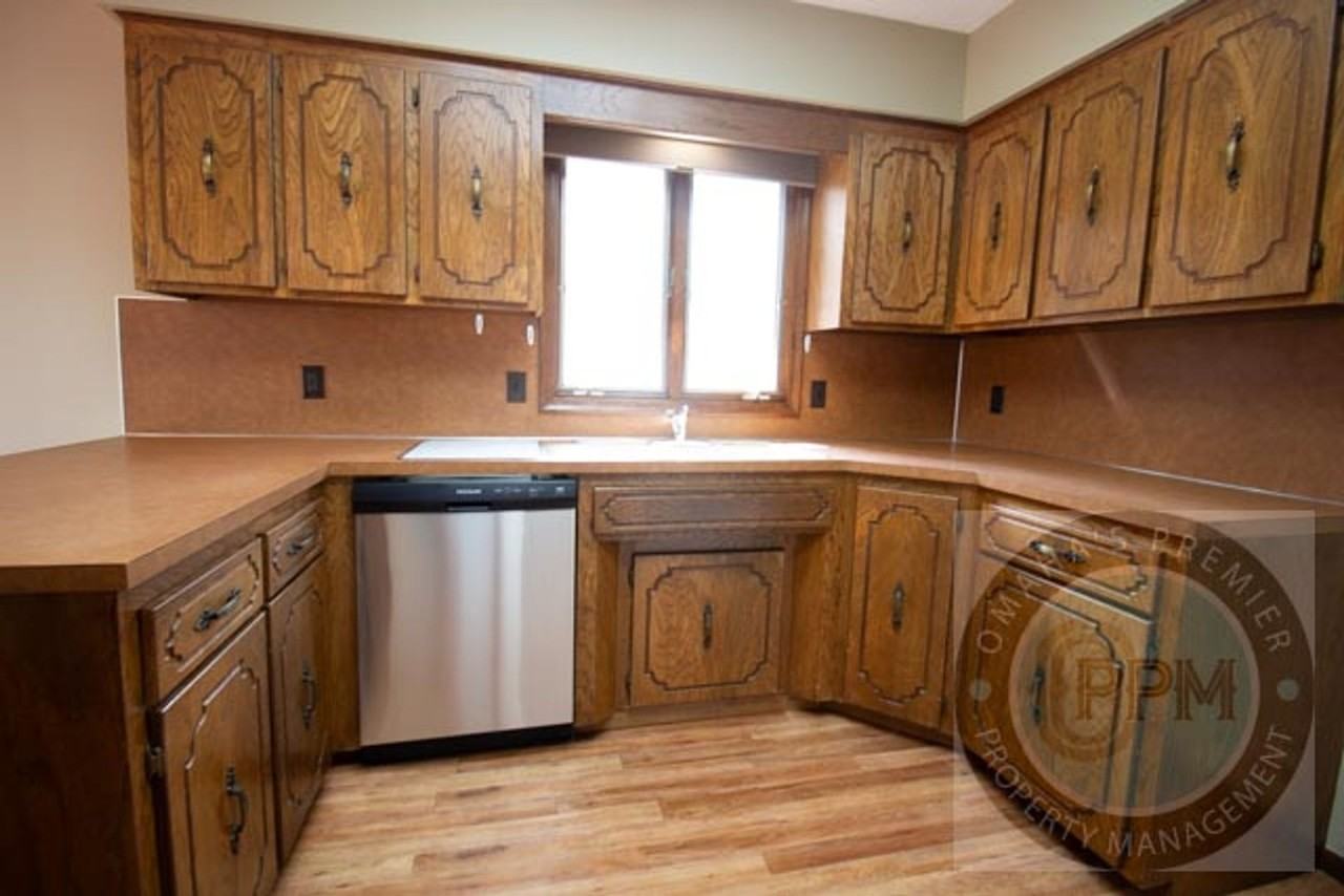 15134 Farnam Cir - Photo 3 of 27