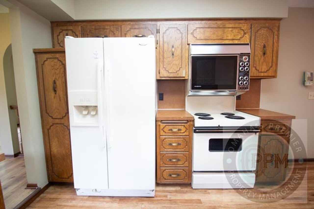 15134 Farnam Cir - Photo 4 of 27