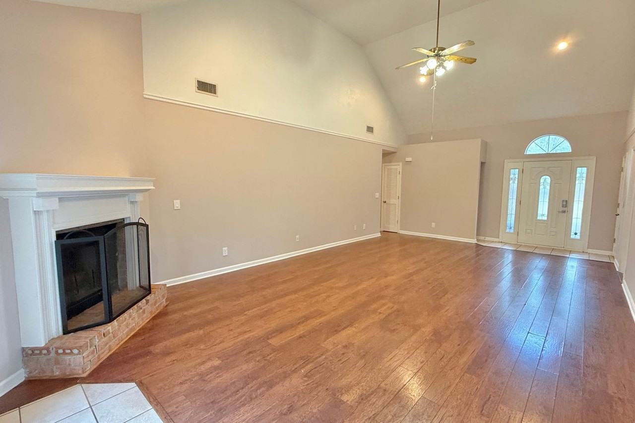 315 S Maple Dr - Photo 4 of 37