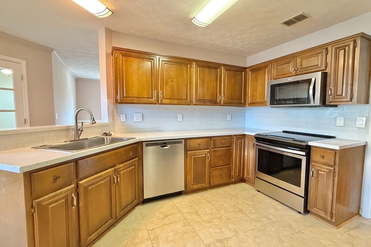 315 S Maple Dr - Photo 6 of 37