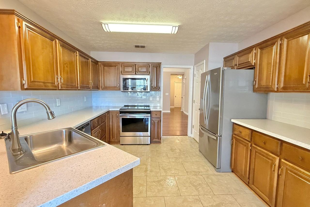 315 S Maple Dr - Photo 7 of 37