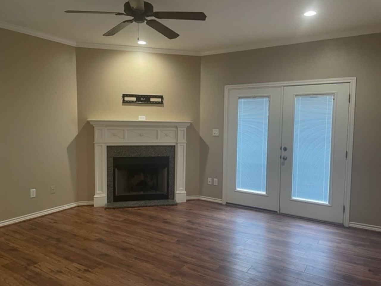 401 E Lynnwood Ln - Photo 5 of 16