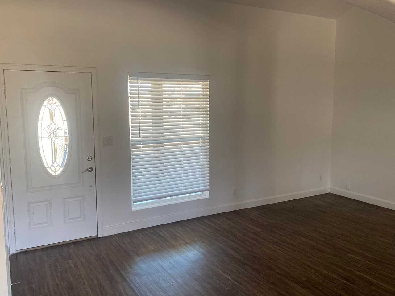 9627 N 56th Ave - Photo 5 of 29