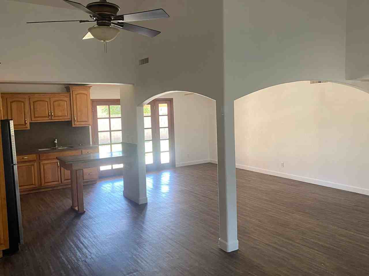 9627 N 56th Ave - Photo 7 of 29