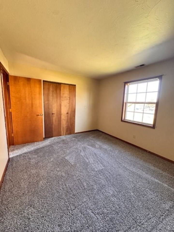 309 N Elm St - Photo 6 of 11