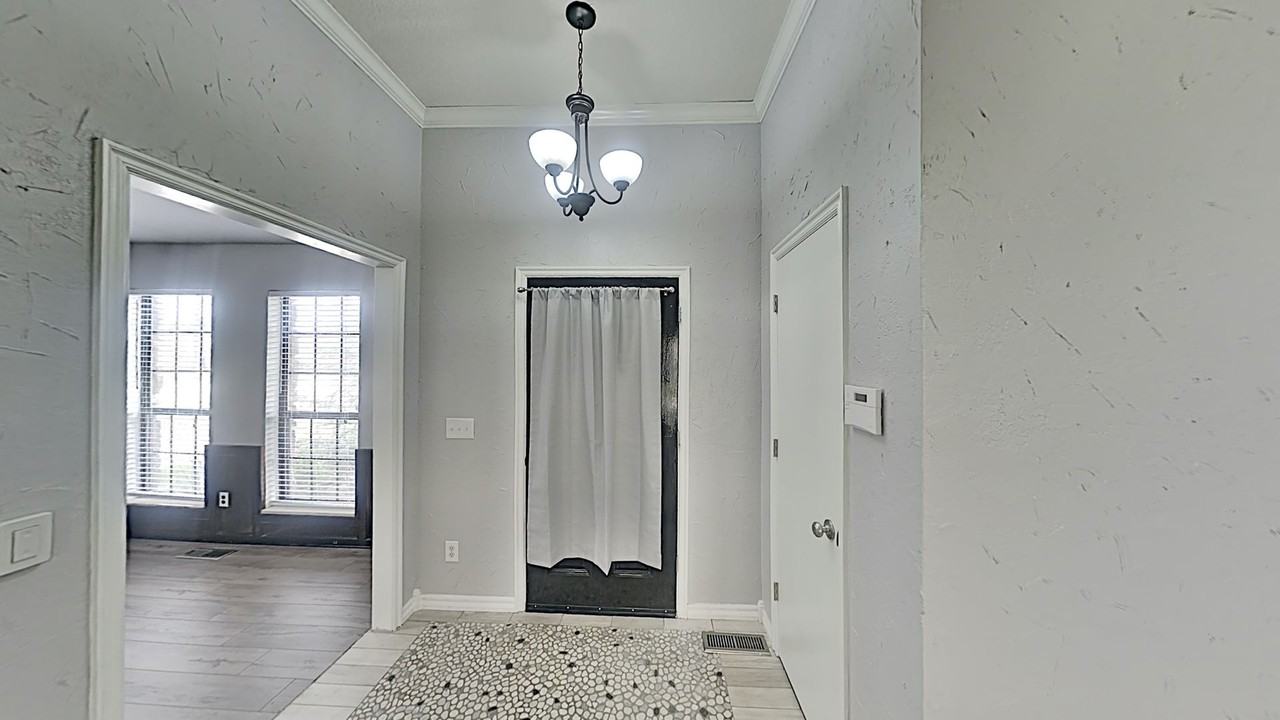 10100 S Rachel Ct - Photo 6 of 24