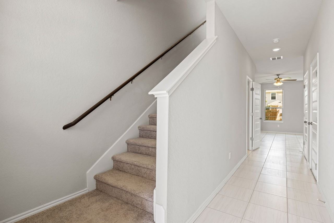 10119 Jardin Verde - Photo 2 of 16