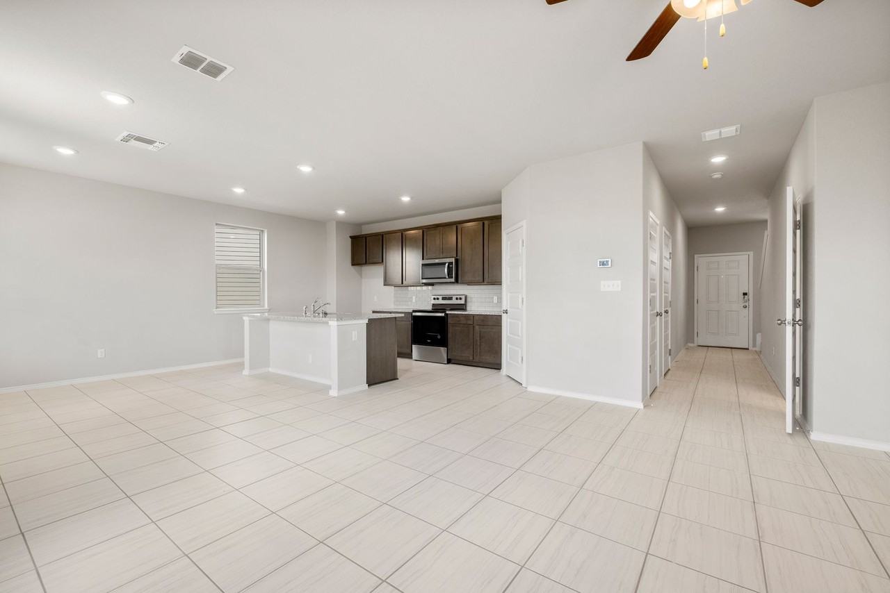 10119 Jardin Verde - Photo 6 of 16