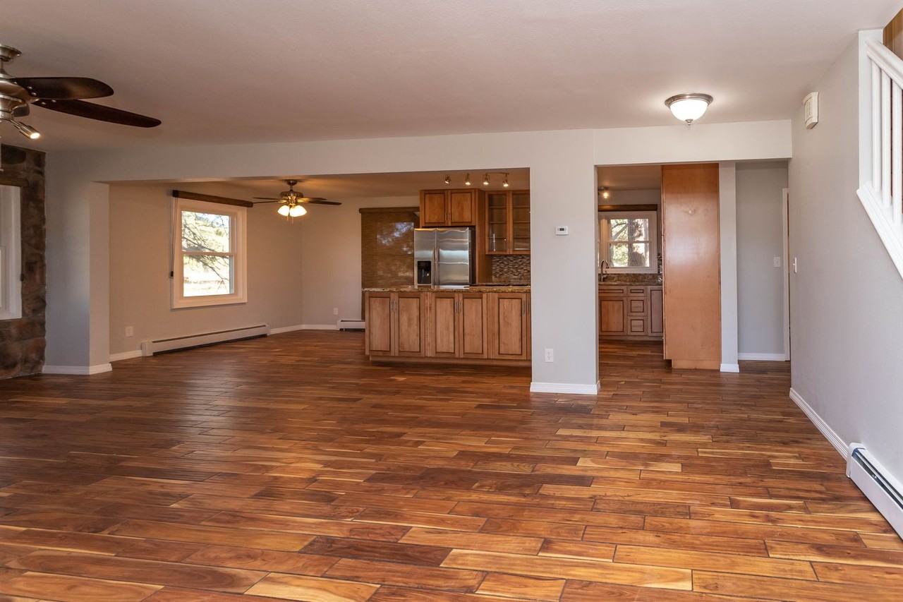 17750 Saddlewood Rd - Photo 5 of 40