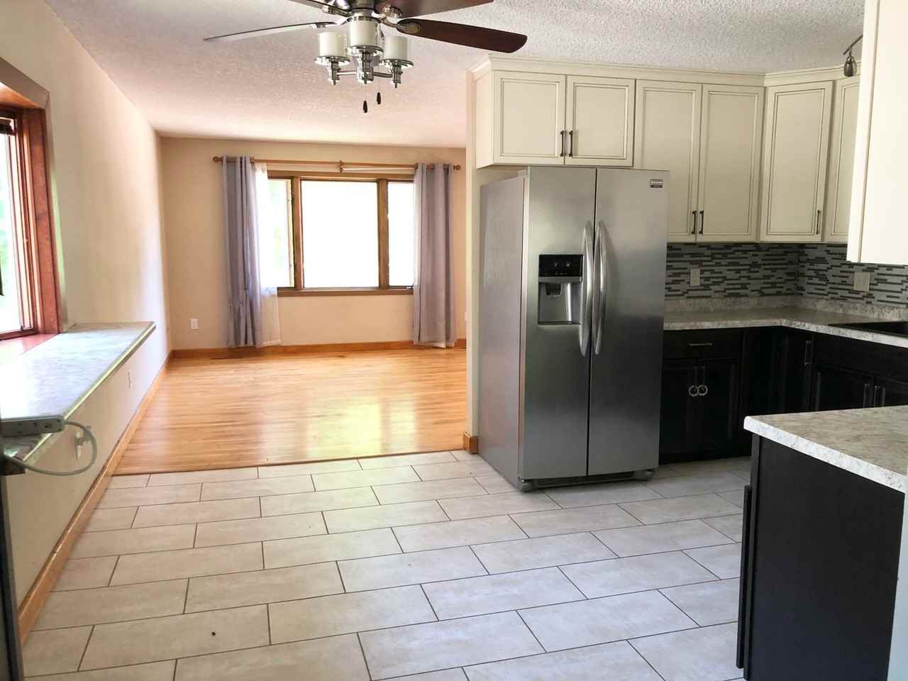 908 Sandusky Dr - Photo 3 of 24