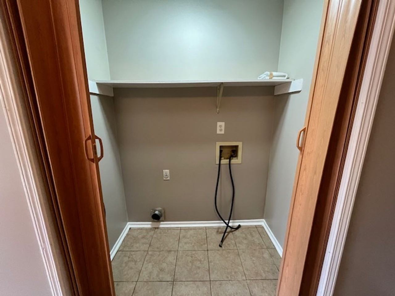 3428 Laurelwood St - Photo 4 of 12