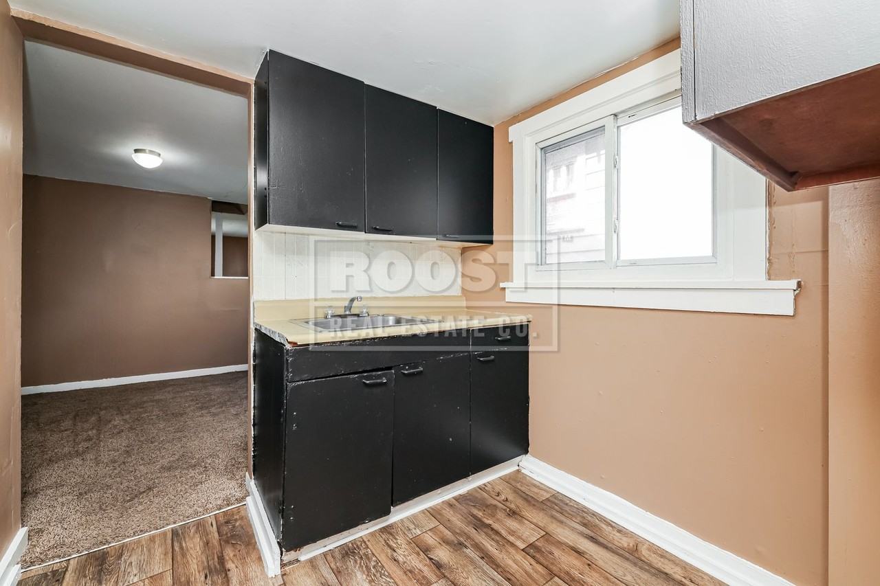 2132 Erie Ave - Photo 7 of 10