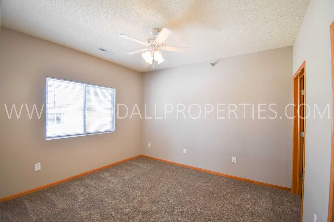 2323 E Porter Ave #20 - Photo 7 of 15