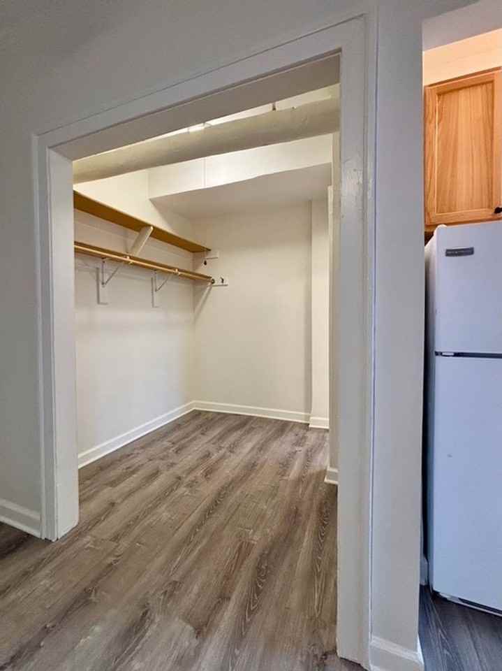 5421 S Cornell Ave - Photo 4 of 9