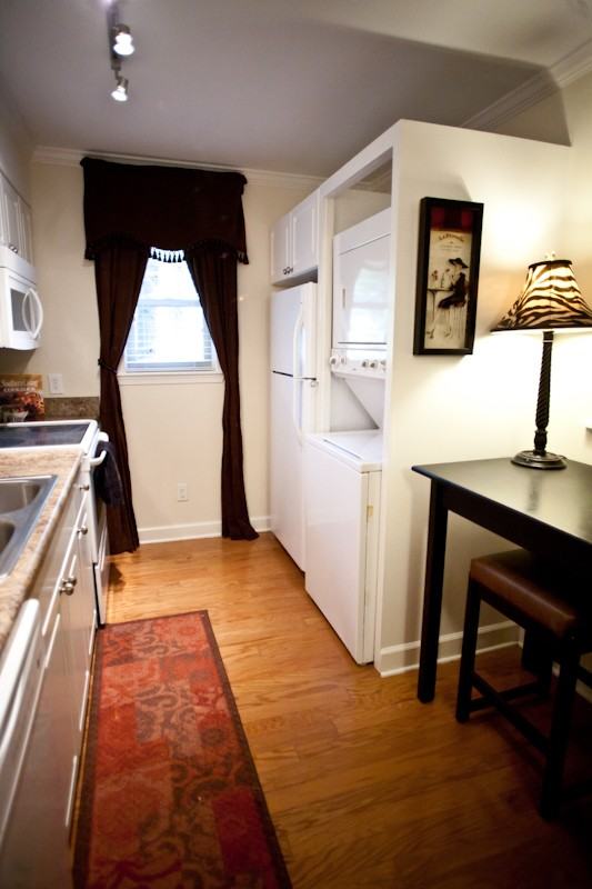 1513 E Franklin St - Photo 5 of 13