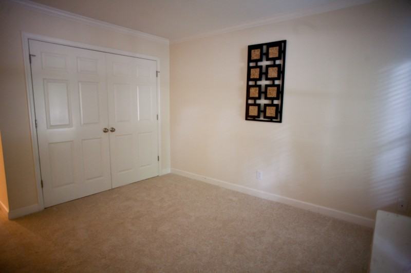 1513 E Franklin St - Photo 7 of 13
