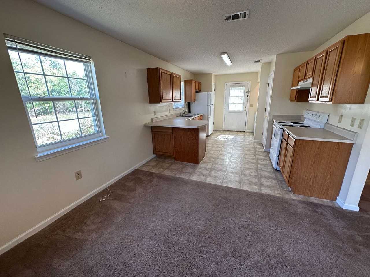 801A Jessica Ln - Photo 2 of 11