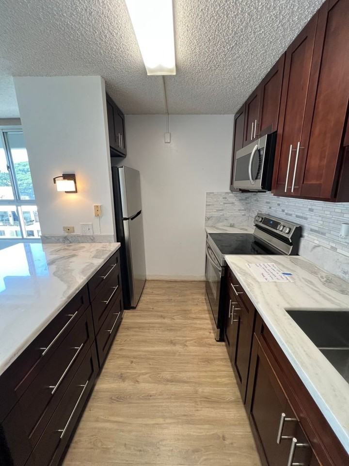 1621 Dole St #401 - Photo 3 of 17