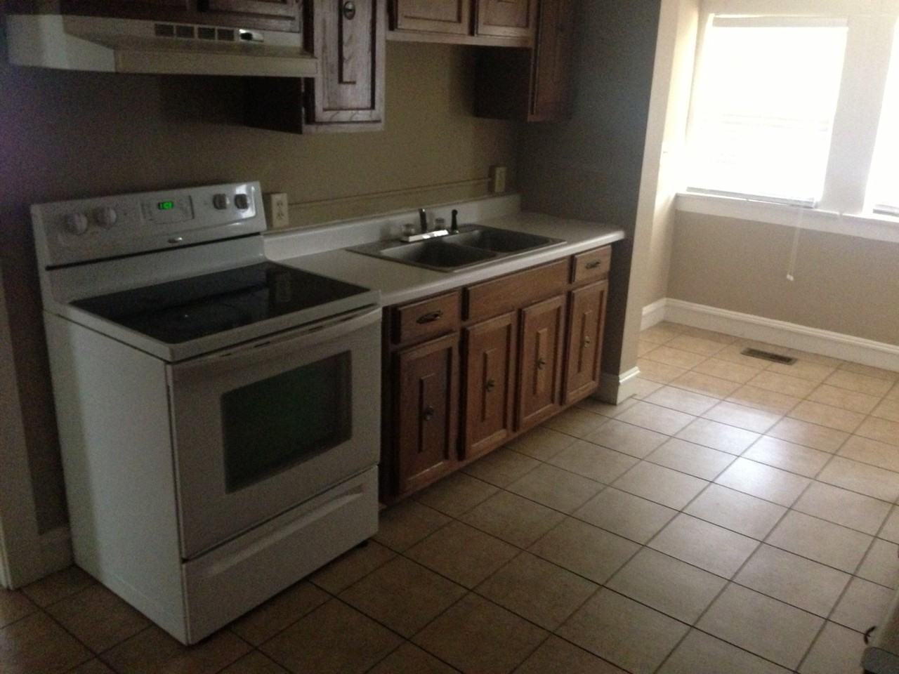 818 E 9th St - Photo 6 of 22