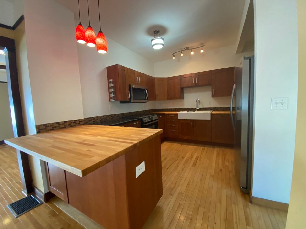 918 Union St - Photo 3 of 39