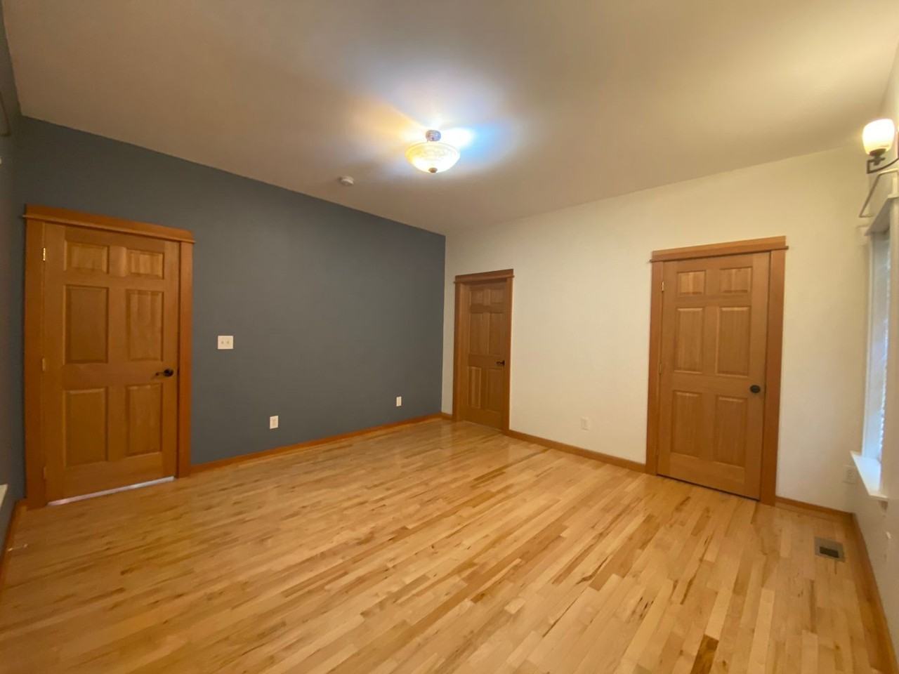 918 Union St - Photo 5 of 39