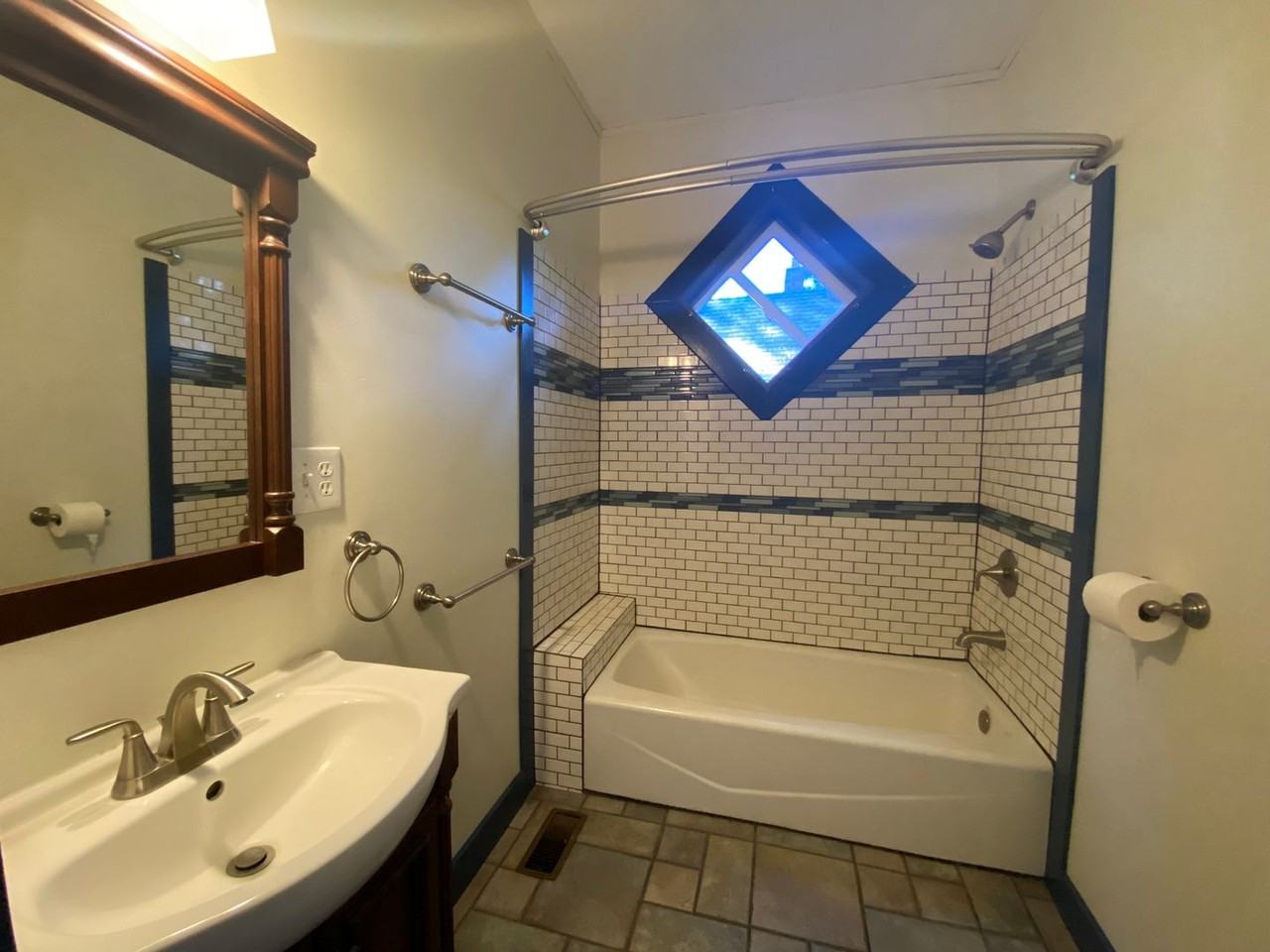 918 Union St - Photo 7 of 39