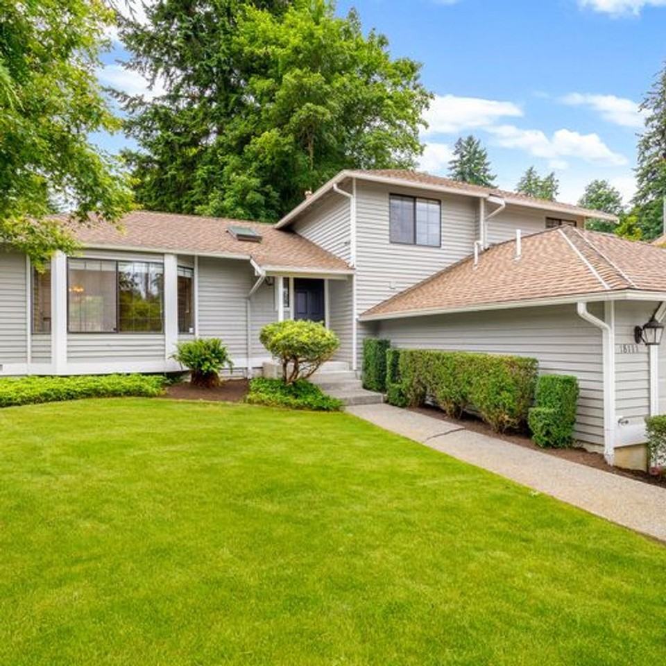 18111 Ne 109th St - Photo 2 of 24